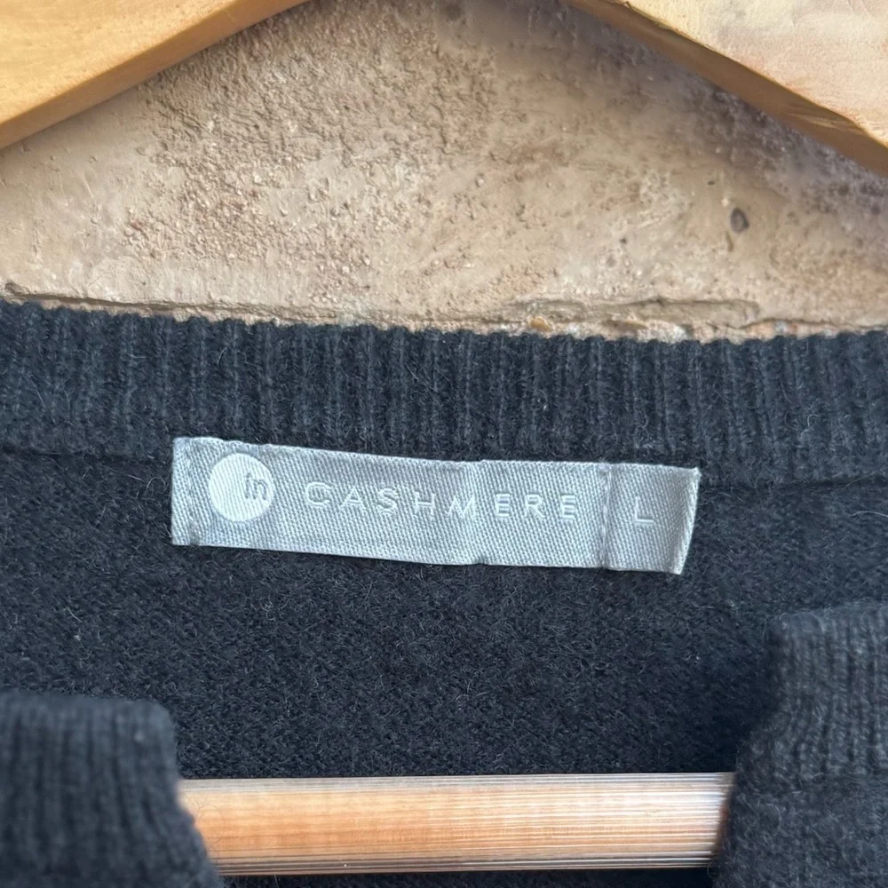 InCashmere Black V-Neck Sweater size L